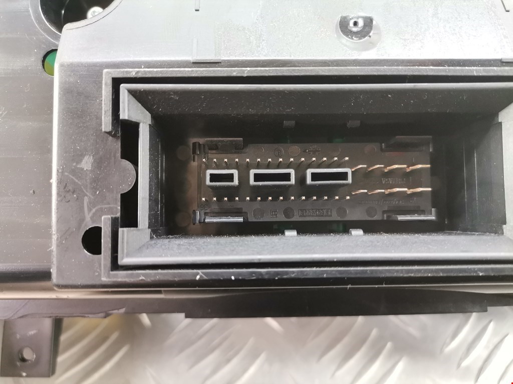 Панель приборов (щиток) VOLKSWAGEN Passat B6 2005-2011