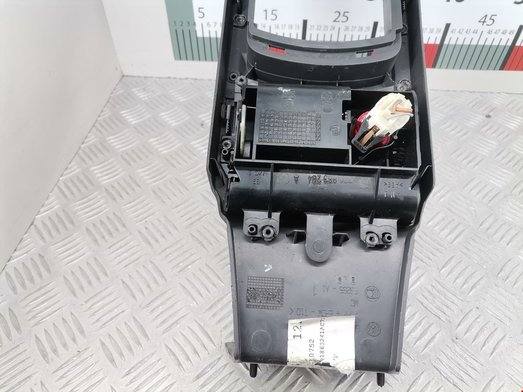 Консоль VOLKSWAGEN Polo IV 2001-2009