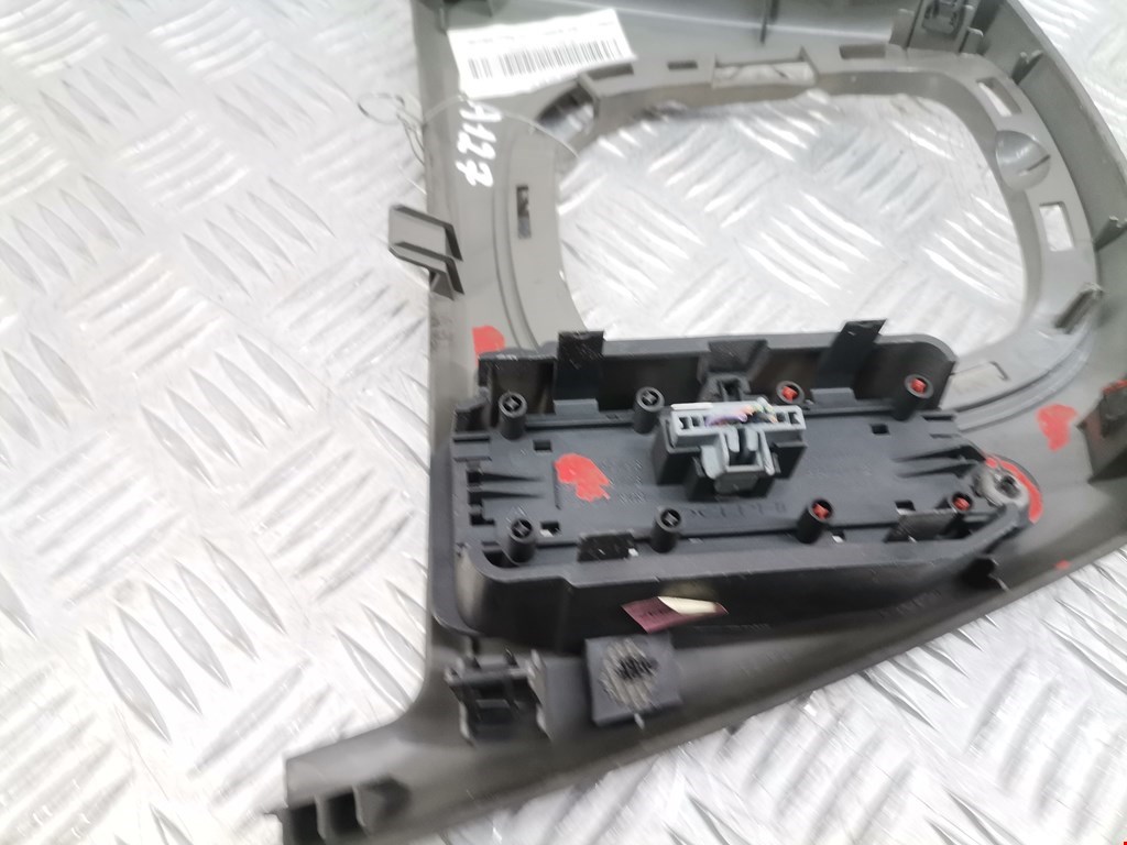 Консоль RENAULT Scenic II 2003-2010