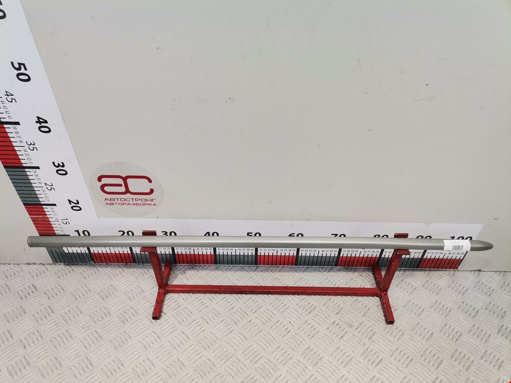 Накладка декоративная (молдинг) двери передней правой Mazda 5 CR (2005-2010)