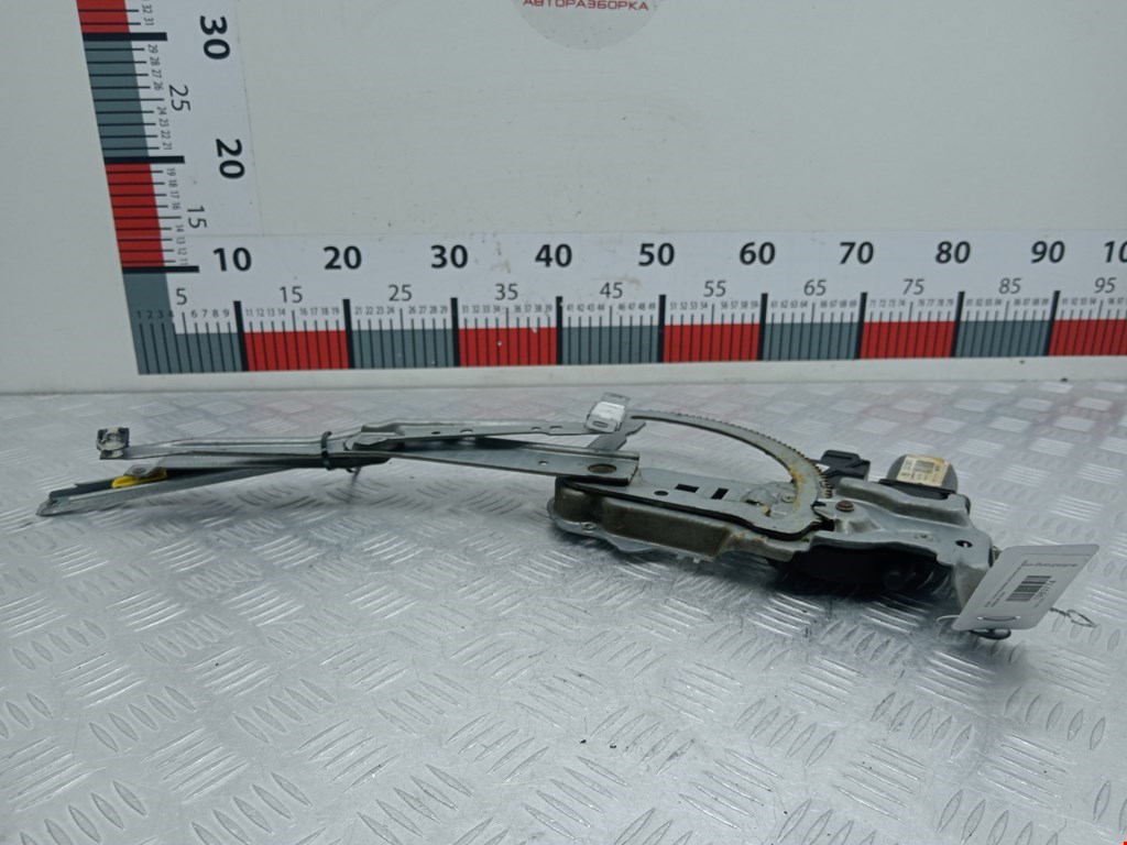 Стеклоподъемник электрический двери передней левой Opel Corsa C (2000-2006)