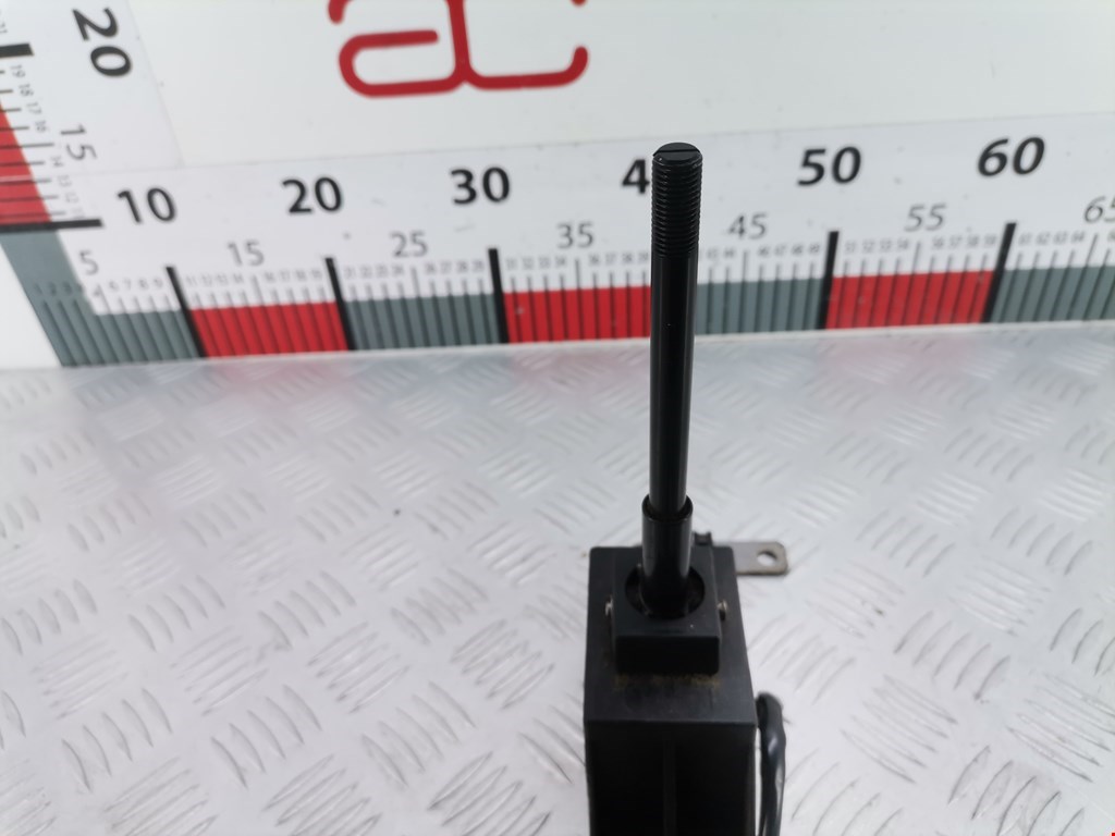 Кулиса (селектор) АКПП/МКПП в салоне MITSUBISHI Pajero IV 2006-2022