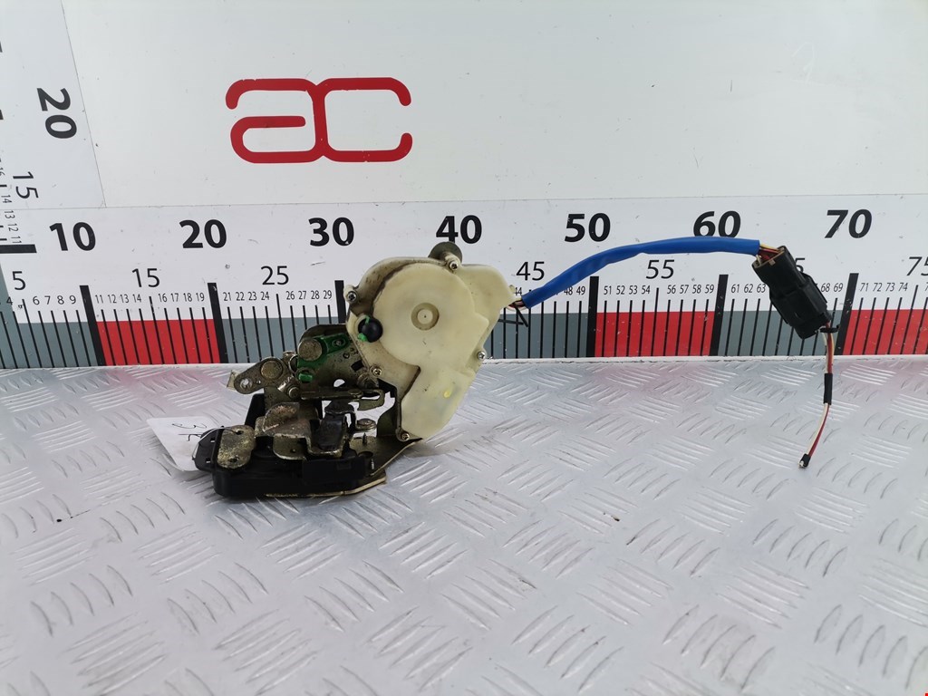 Замок двери задней правой KIA Sorento 2002-2009