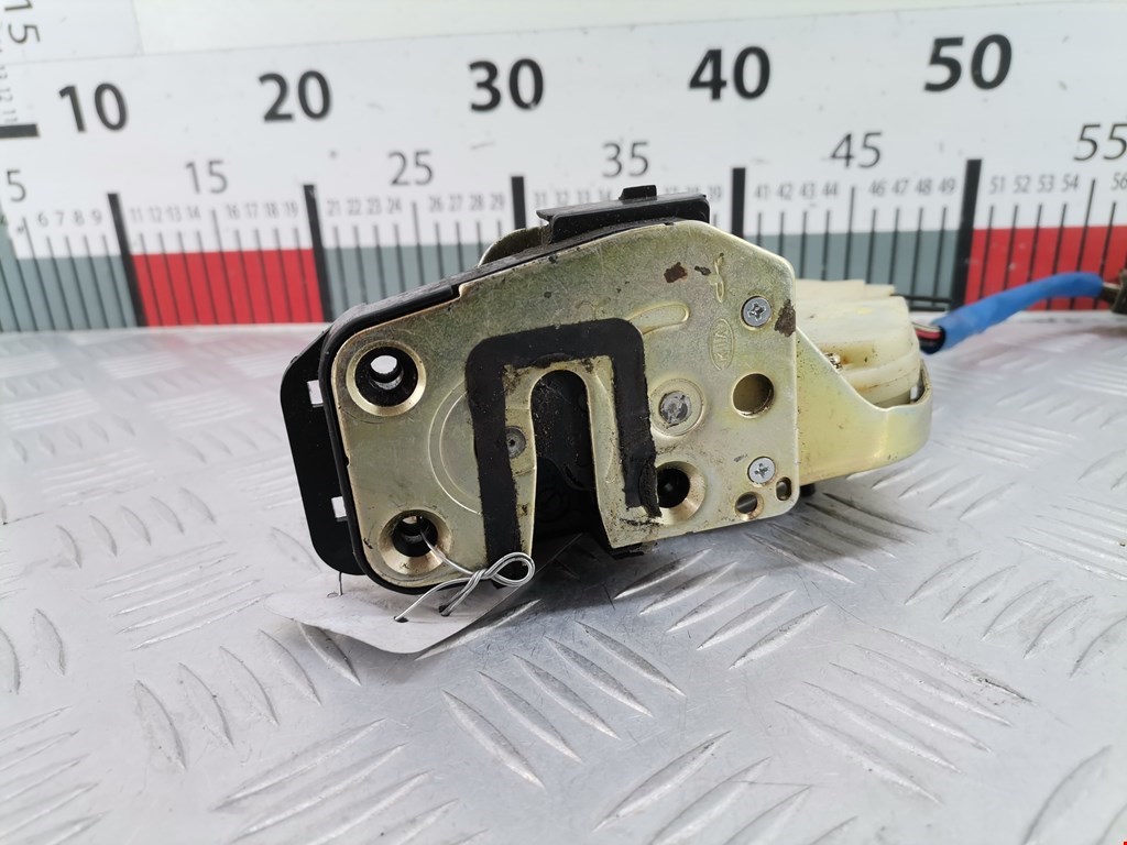 Замок двери задней правой KIA Sorento 2002-2009