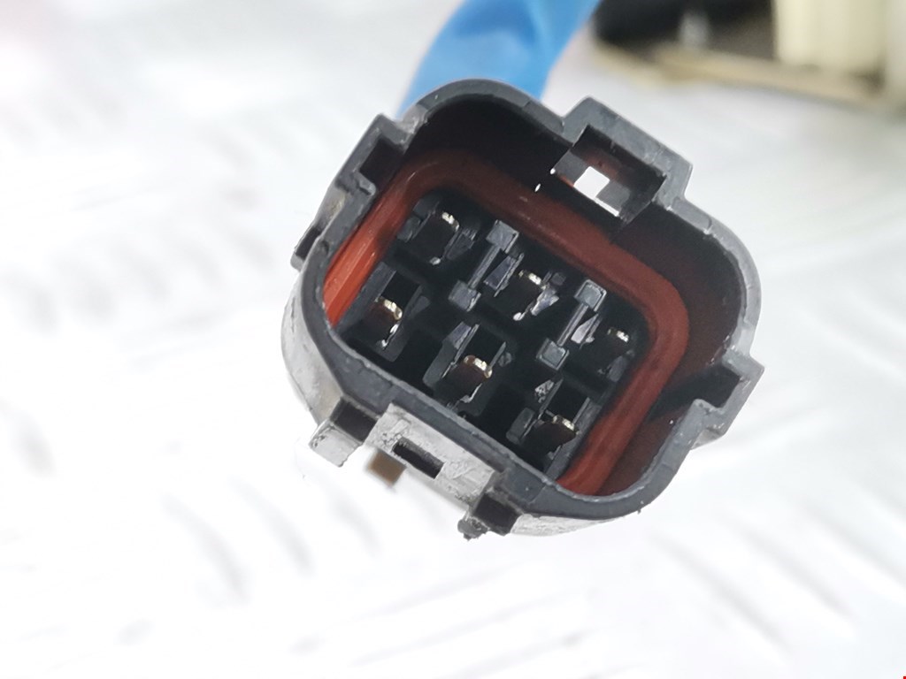 Замок двери задней правой KIA Sorento 2002-2009