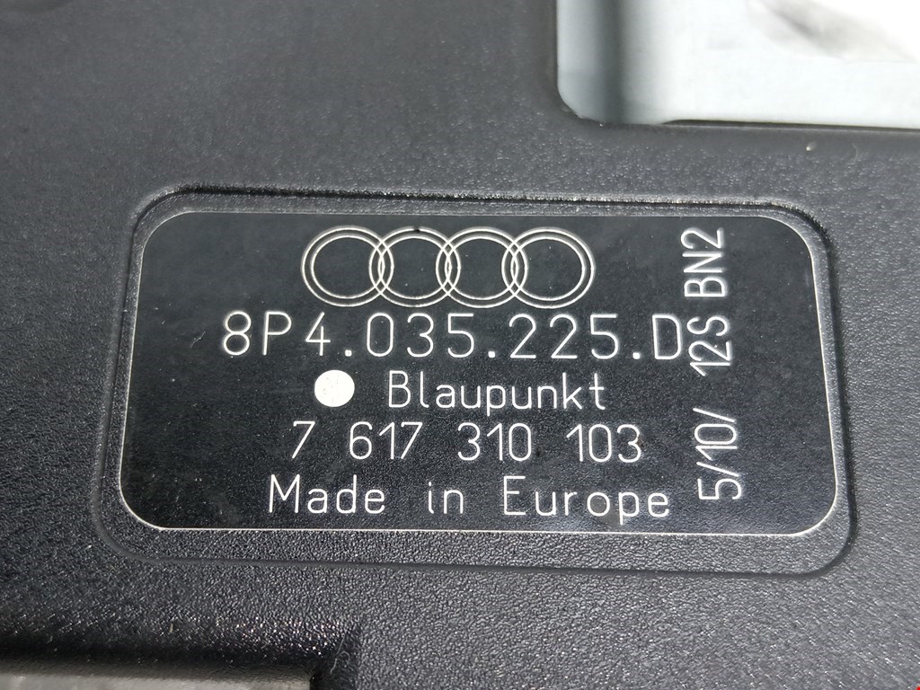 Усилитель антенны AUDI A3 8P 2003-2013