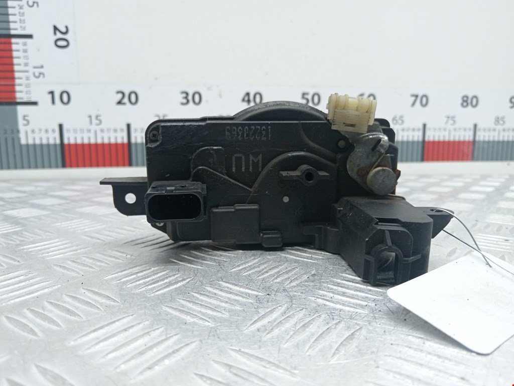 Замок двери передней левой OPEL Zafira B 2005-2012