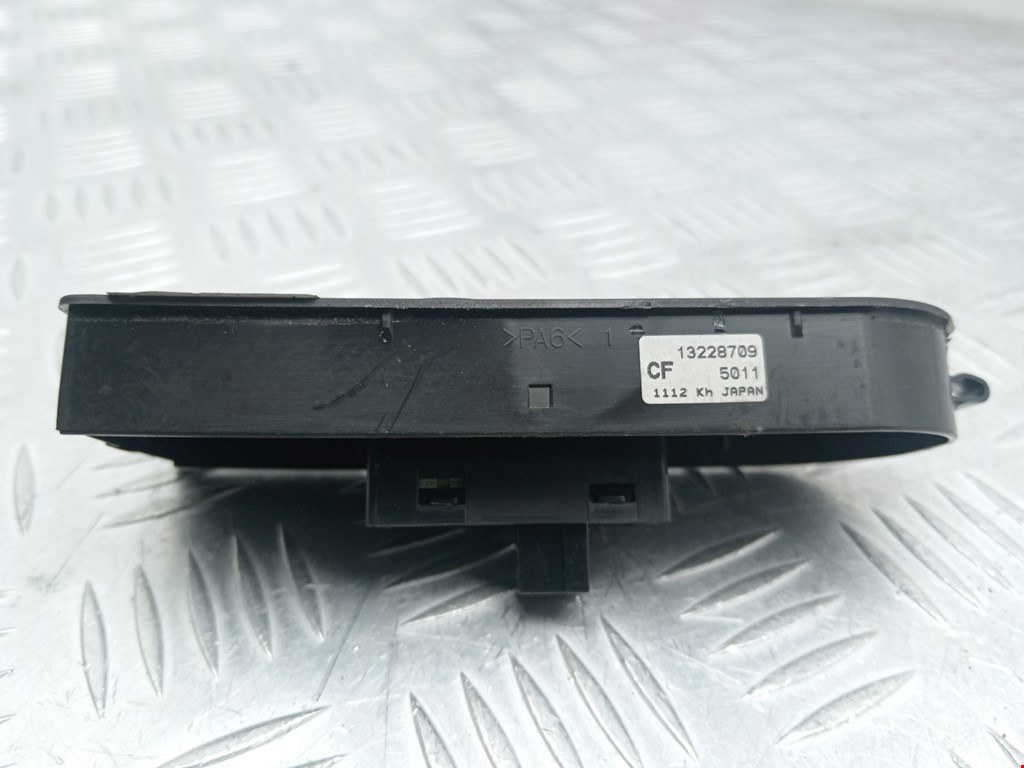 Кнопка стеклоподъемника OPEL Zafira B 2005-2012