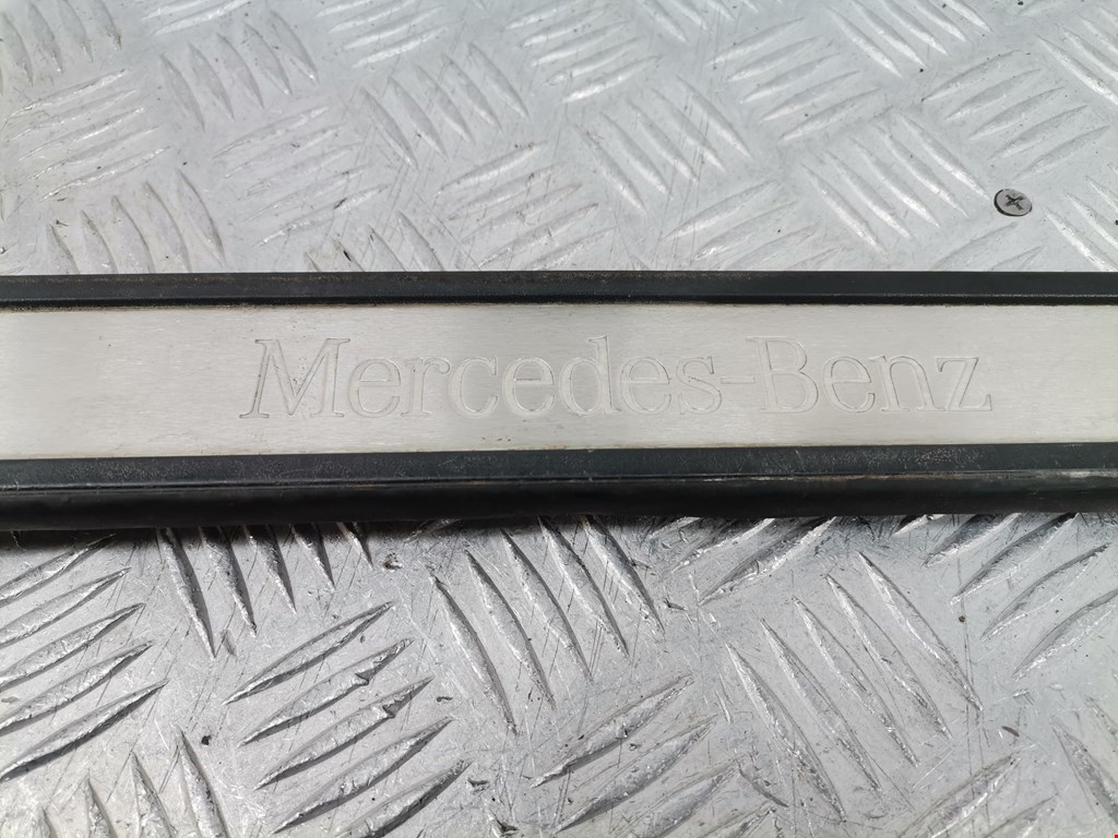 Накладка порога (внутренняя) MERCEDES-BENZ E-Class W211, S211 2002-2009