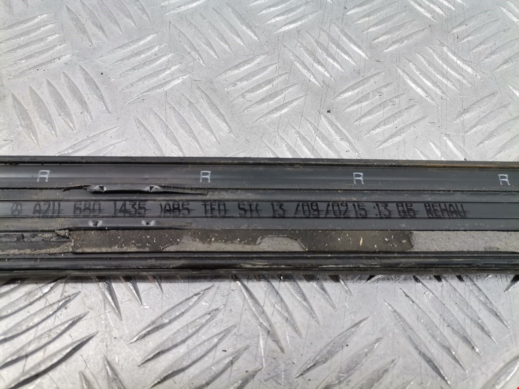 Накладка порога (внутренняя) MERCEDES-BENZ E-Class W211, S211 2002-2009