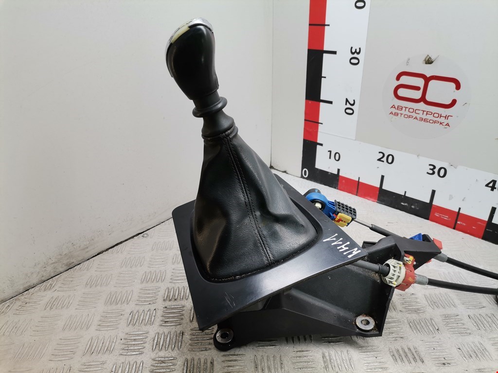 Кулиса (селектор) АКПП/МКПП в салоне KIA Cee'd II 2012-2018