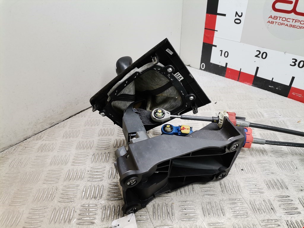 Кулиса (селектор) АКПП/МКПП в салоне KIA Cee'd II 2012-2018