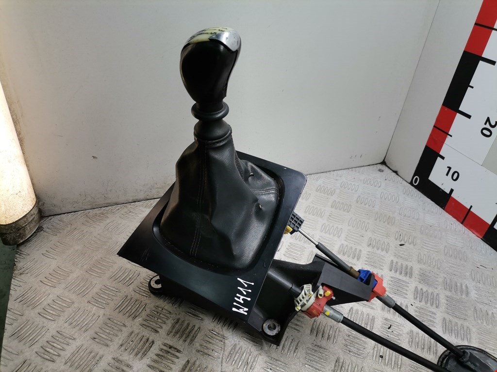 Кулиса (селектор) АКПП/МКПП в салоне KIA Cee'd II 2012-2018