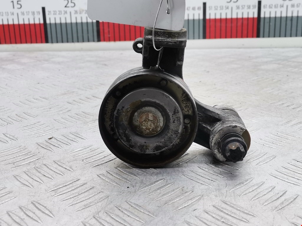 Натяжитель ремня генератора (приводного поликлинового ремня Opel Corsa D (2006-2014)