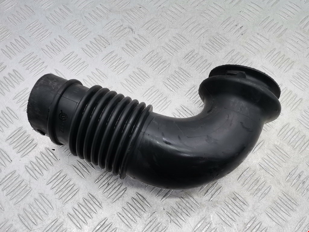 Патрубок воздушного фильтра VOLKSWAGEN Crafter 2006-2016