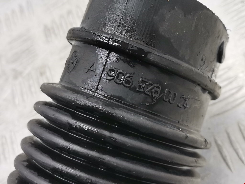 Патрубок воздушного фильтра VOLKSWAGEN Crafter 2006-2016