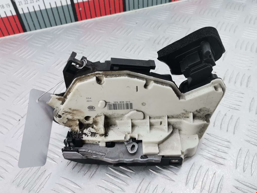 Замок двери задней левой SKODA Rapid 2012-2020