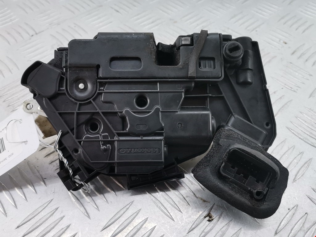 Замок двери задней левой SKODA Rapid 2012-2020