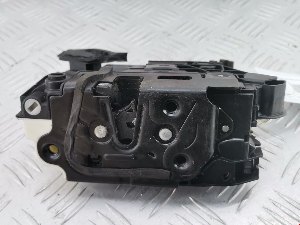 Замок двери задней левой SKODA Rapid 2012-2020