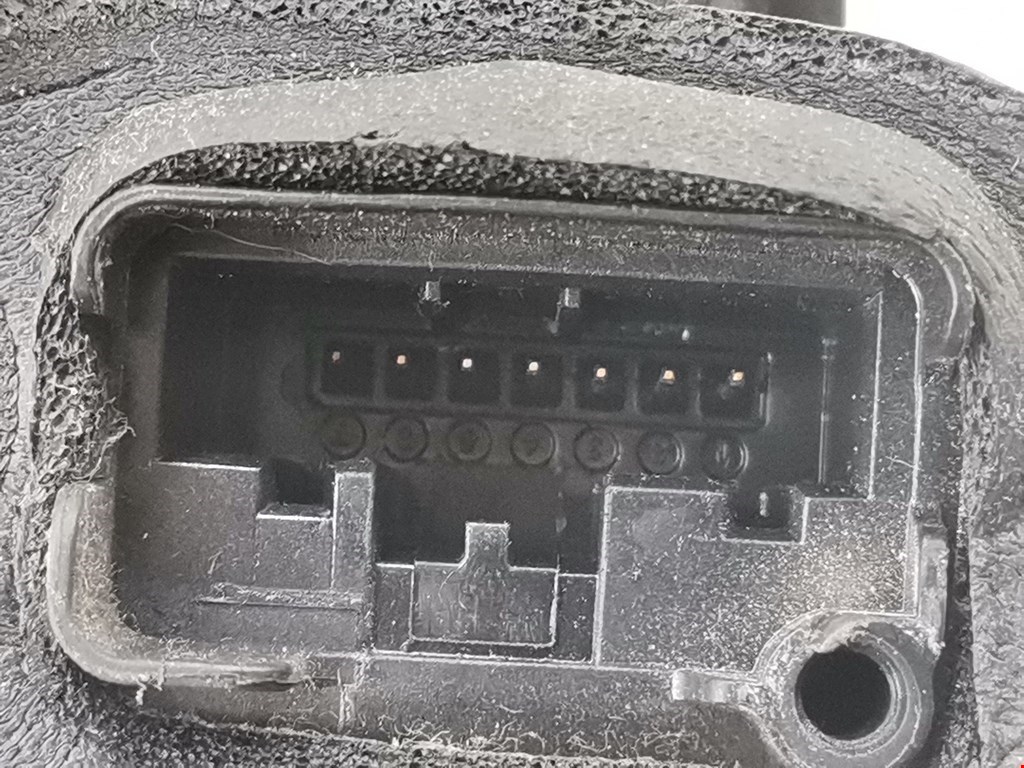 Замок двери задней левой SKODA Rapid 2012-2020