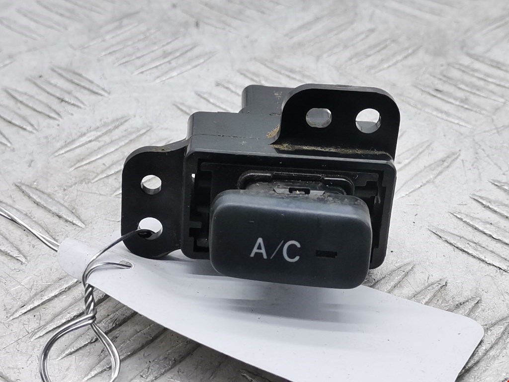 Кнопка включения кондиционера TOYOTA Hilux VII AN10 AN 20 AN30 2005-2015