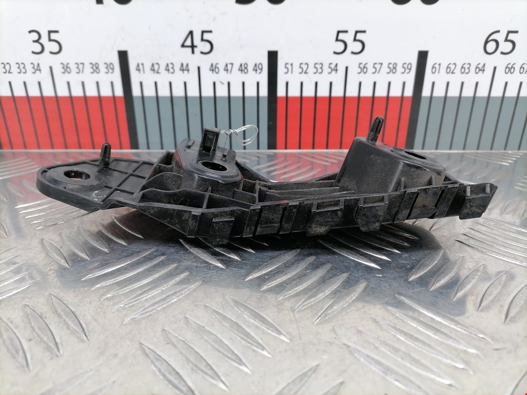 Кронштейн переднего бампера правый MAZDA CX-3 2015-н.в.