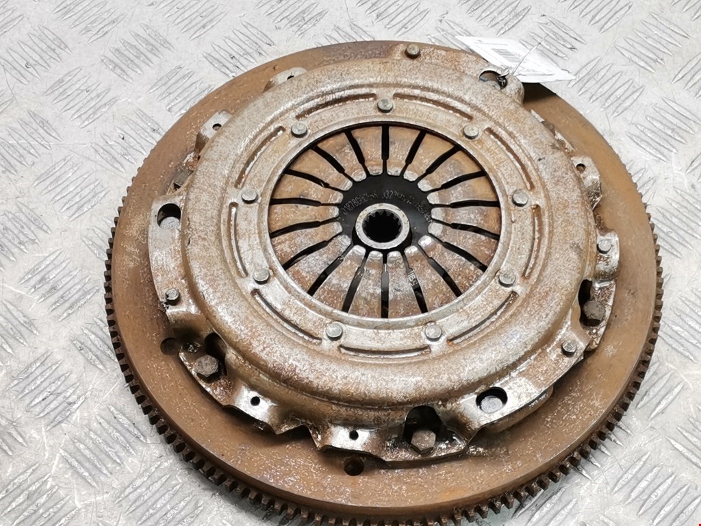 Маховик (демпфер сцепления) OPEL Astra H/Family 2004-2015