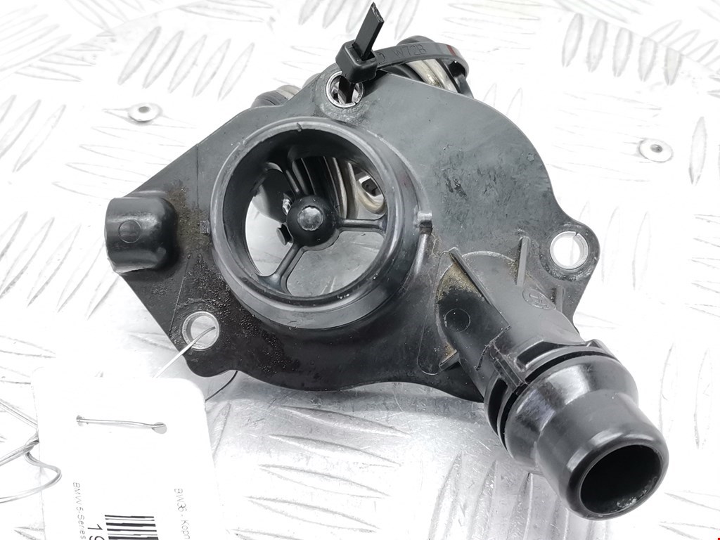 Корпус термостата BMW 5er 5 серия F10/F11/F07 2009-2017