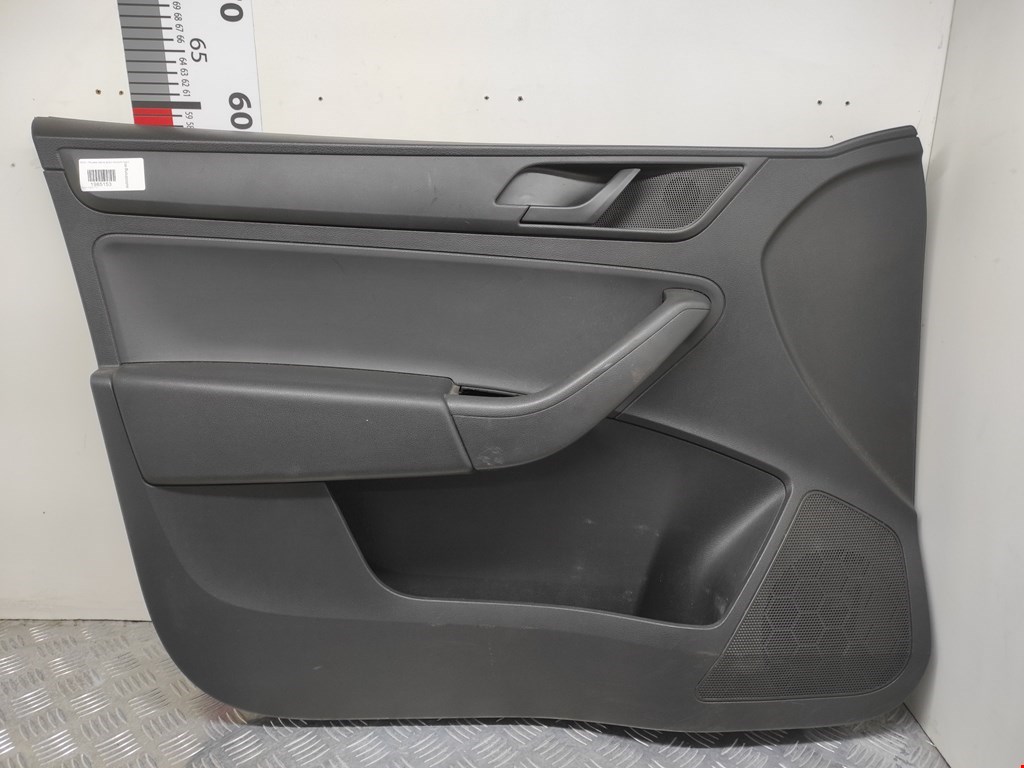 Обшивка двери передняя левая SKODA Rapid 2012-2020