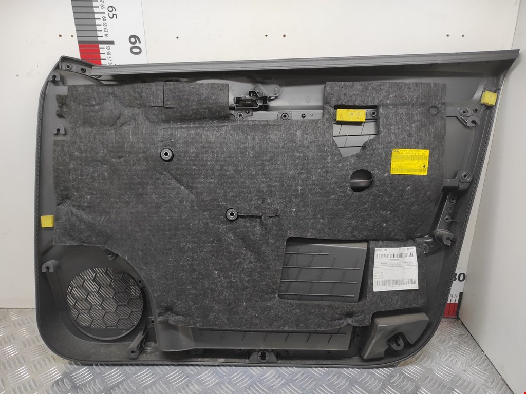 Обшивка двери передняя левая SKODA Rapid 2012-2020