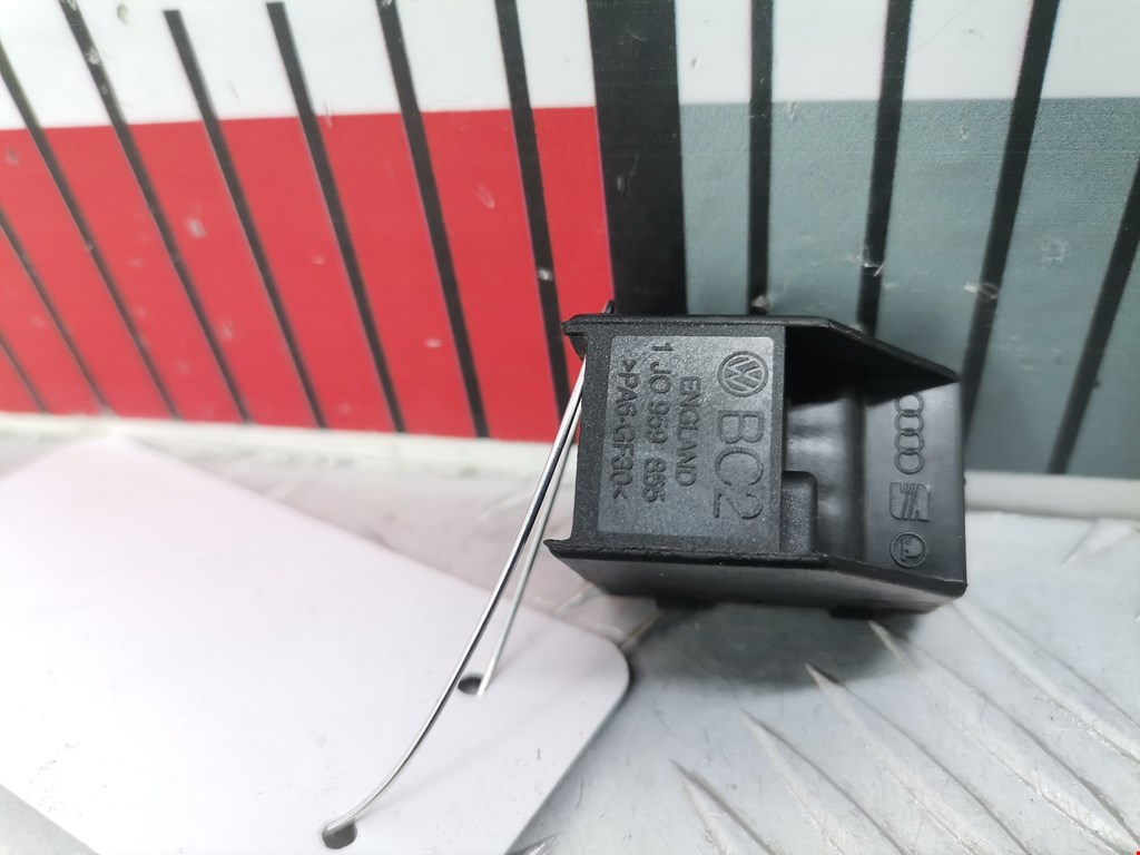 Кнопка стеклоподъемника VOLKSWAGEN Passat B5 1997-2005