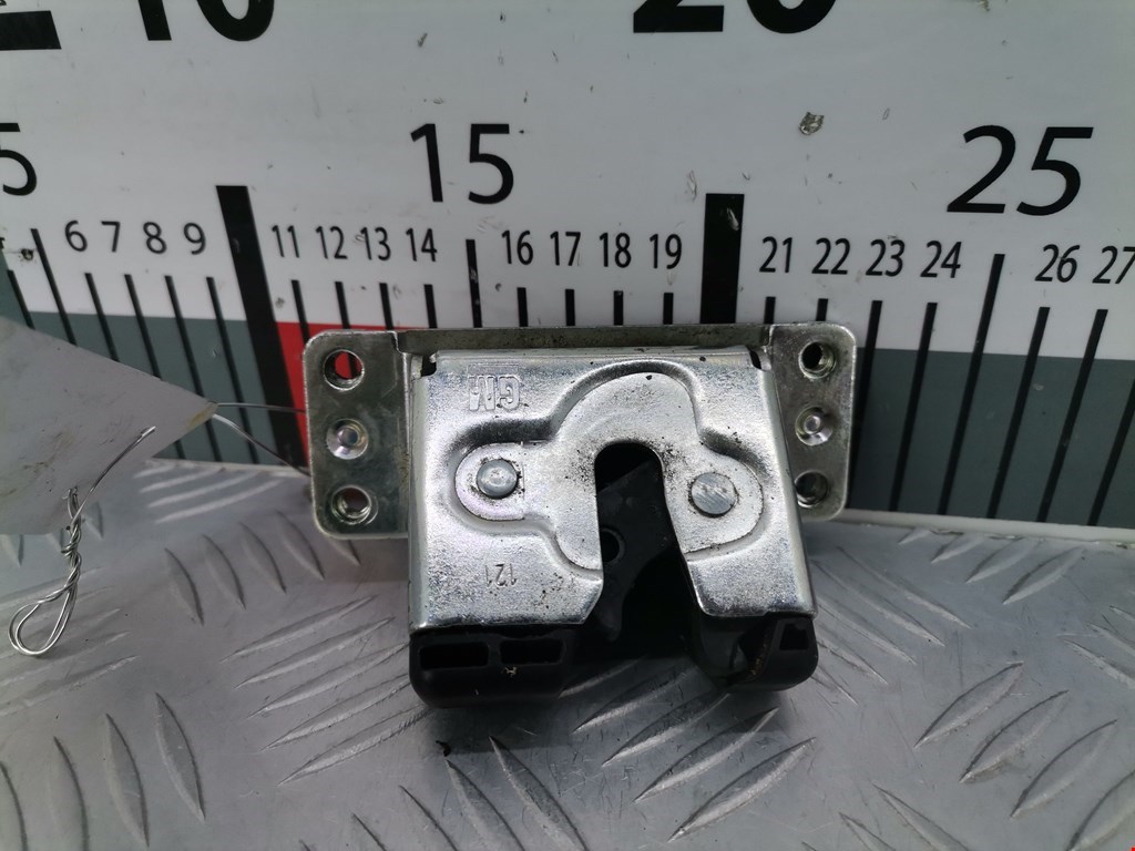 Замок багажника (крышки двери) OPEL Meriva A 2003-2010