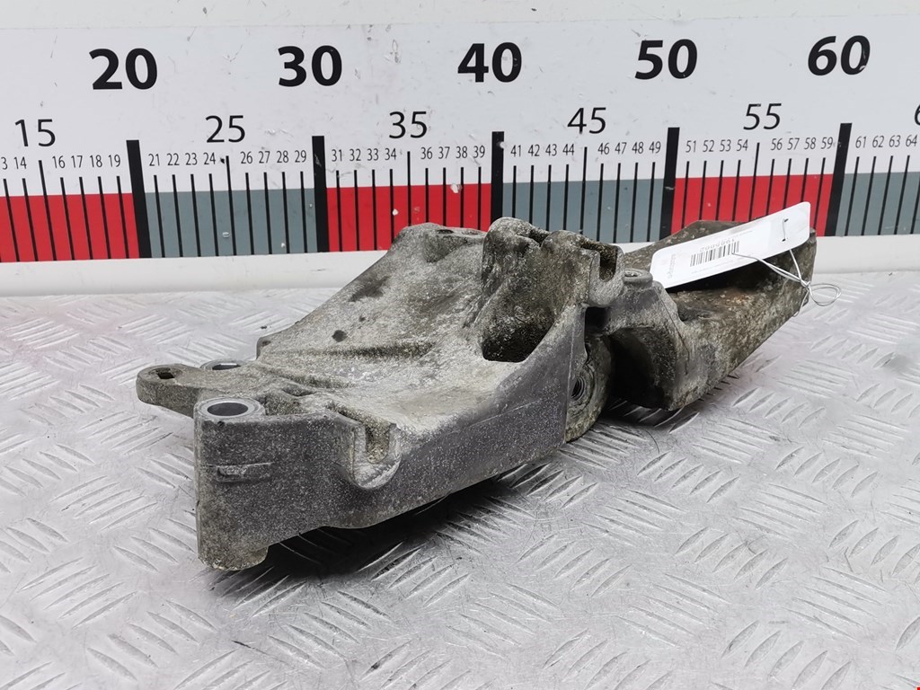 Кронштейн генератора RENAULT Scenic II 2003-2010