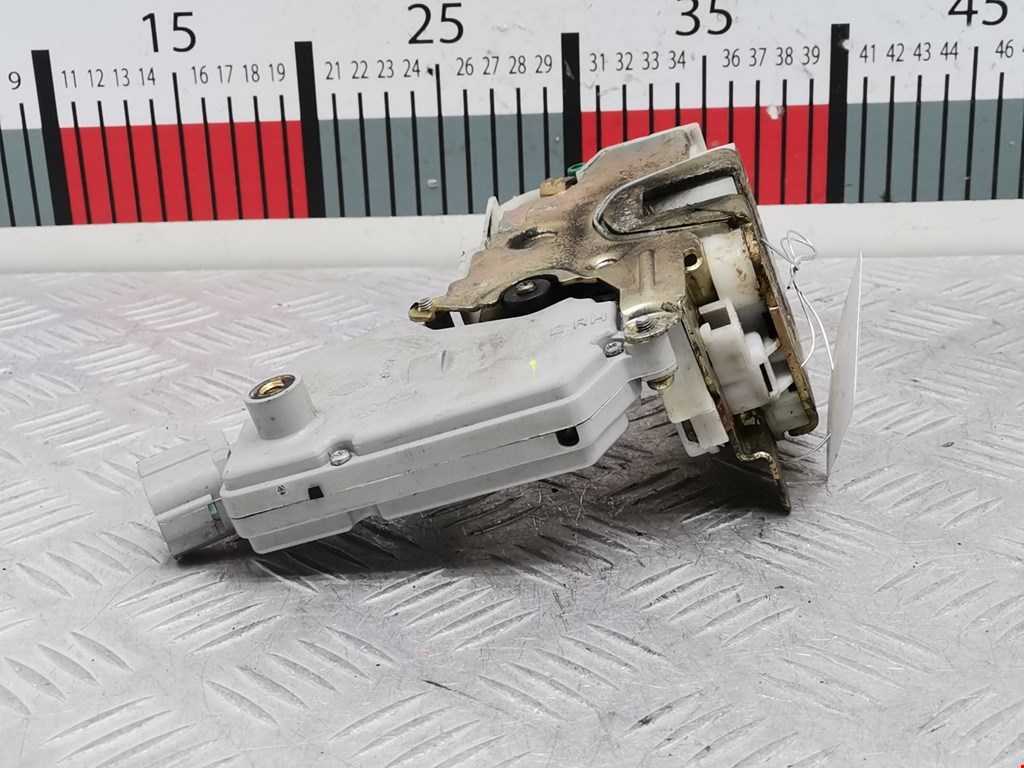 Замок двери передней правой NISSAN Primera P11 1996-2002