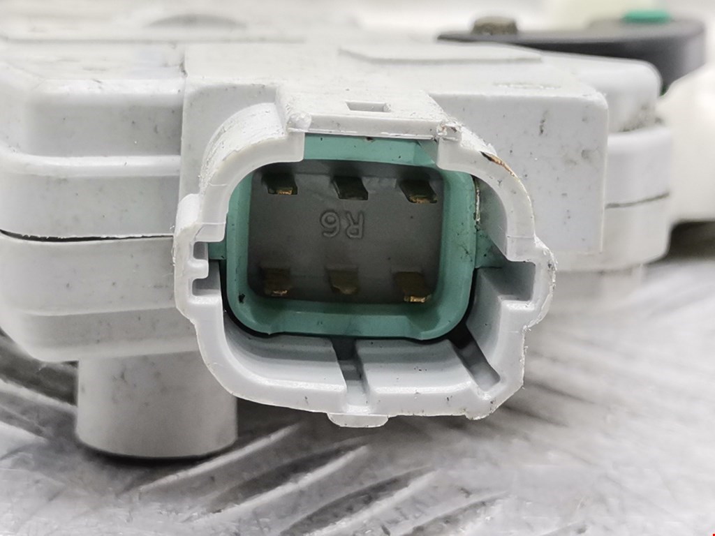 Замок двери передней правой NISSAN Primera P11 1996-2002