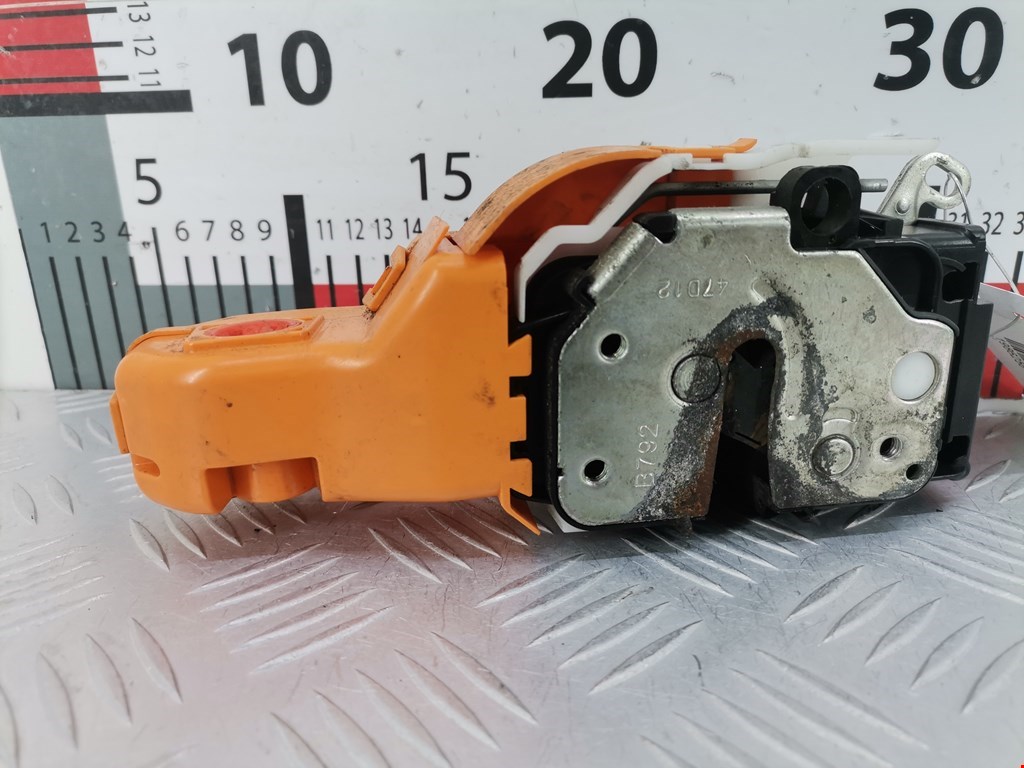 Замок двери передней правой FORD KA 2009-2016