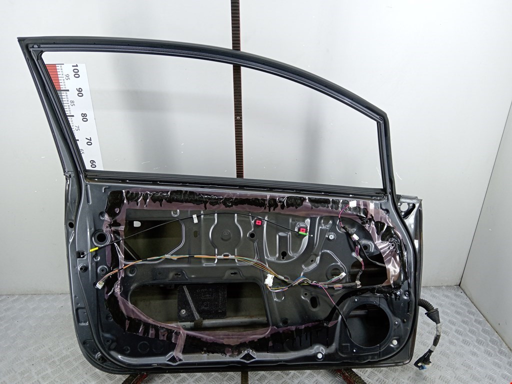 Дверь передняя левая TOYOTA Auris E150 2006-2012