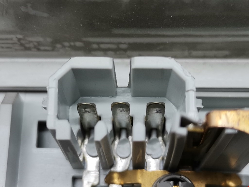 Плафон салонный (салона фонарь) VOLKSWAGEN Touran 2003-2010