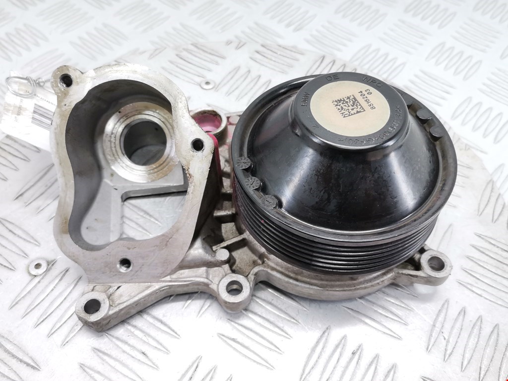 Насос водяной (помпа) BMW 5-Series (F07/F10/F11/F18) (2009-2017)