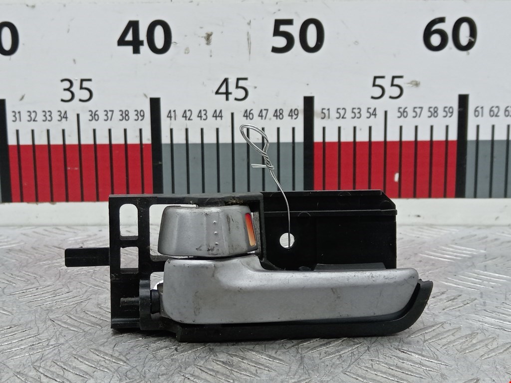 Ручка двери внутренняя передняя левая Suzuki Swift 3 (2004-2010)