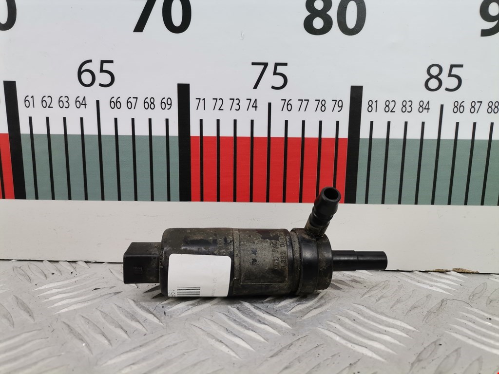 Насос (моторчик) омывателя Ford Mondeo 3 (2000-2007)