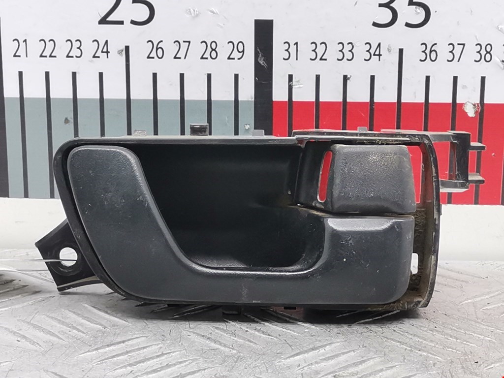 Ручка дверная передняя внутренняя правая MITSUBISHI Space Wagon N8,N9 1998-2004