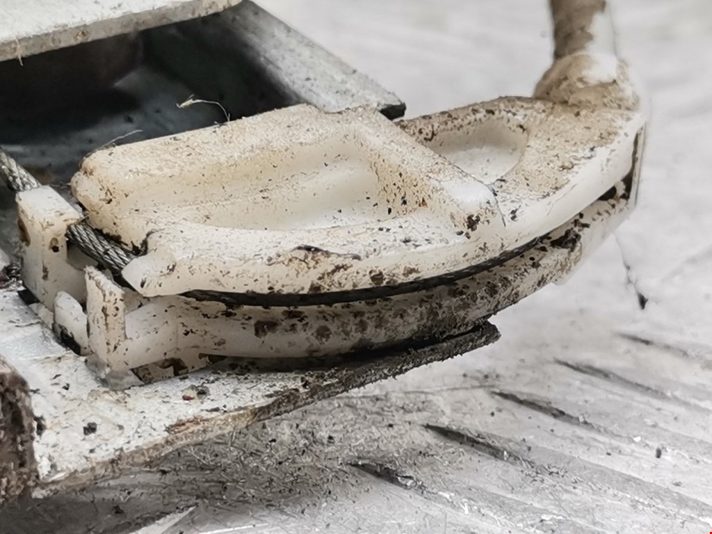 Стеклоподъемник передний правый MITSUBISHI Space Wagon N8,N9 1998-2004