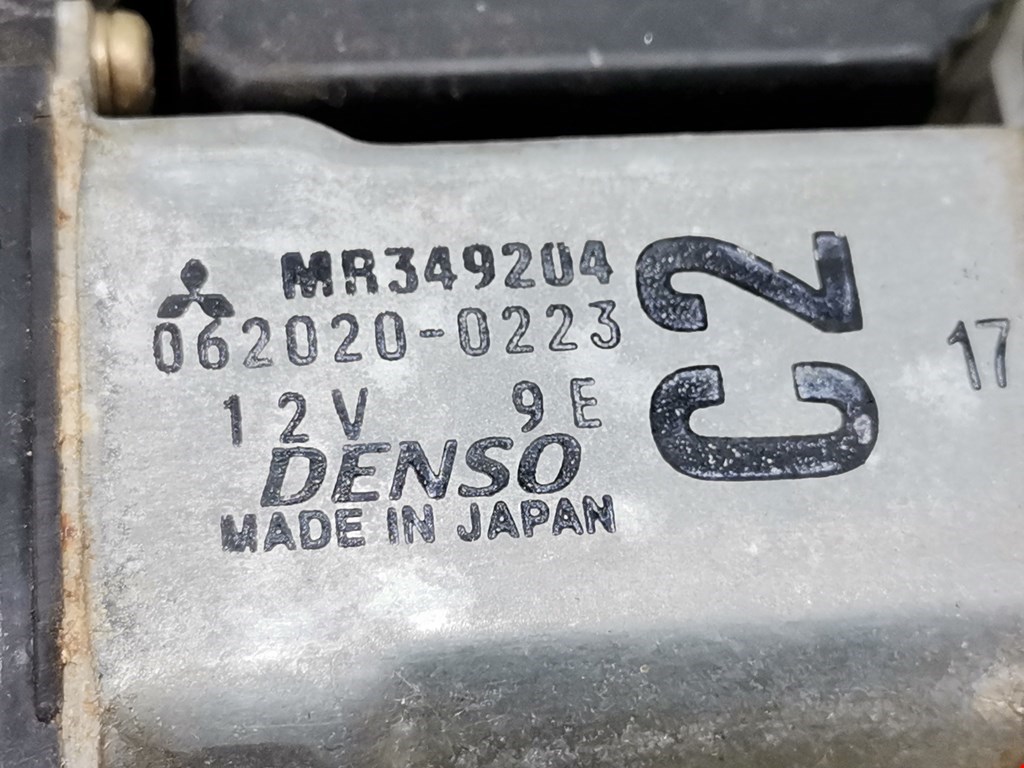 Стеклоподъемник передний правый MITSUBISHI Space Wagon N8,N9 1998-2004