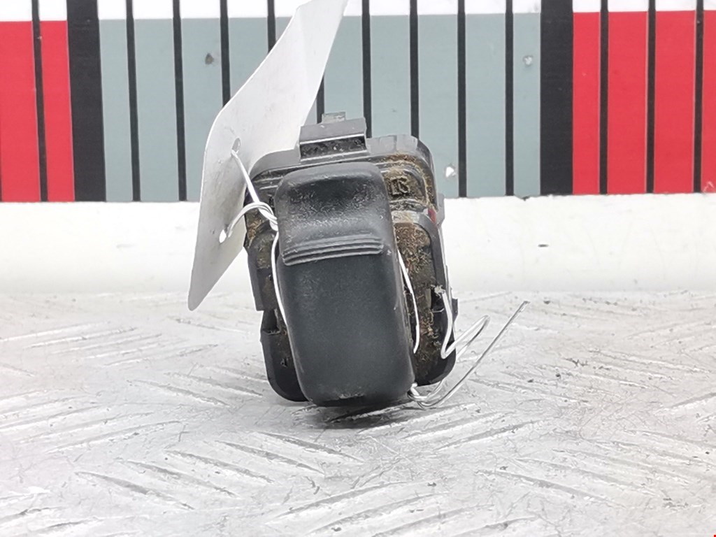 Кнопка стеклоподъемника MITSUBISHI Space Wagon N8,N9 1998-2004