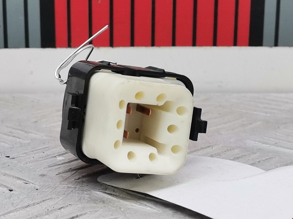 Кнопка стеклоподъемника MITSUBISHI Space Wagon N8,N9 1998-2004