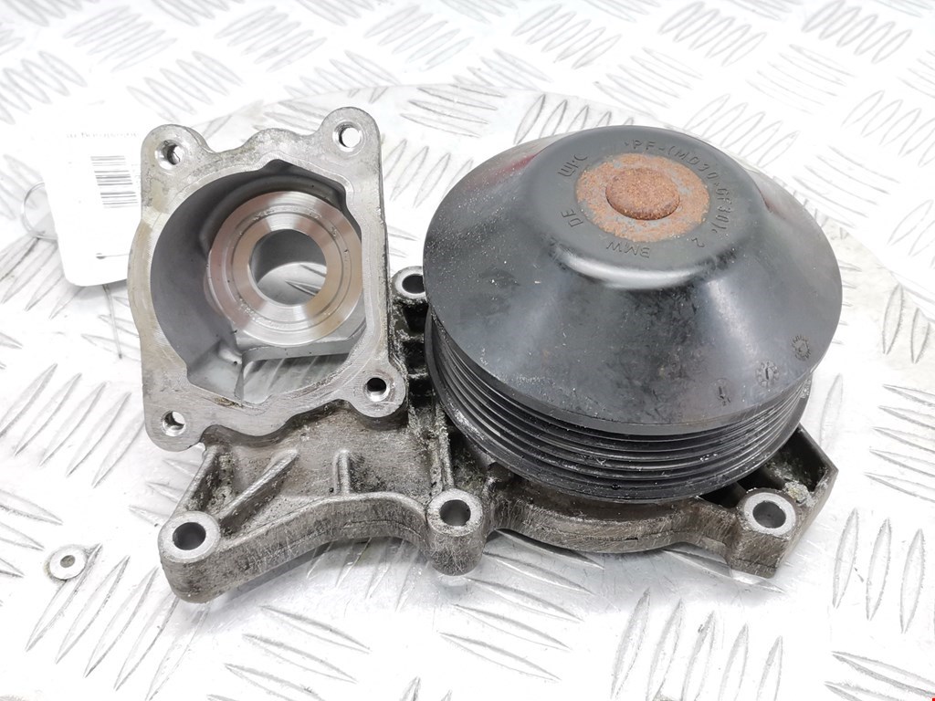 Насос водяной (помпа) BMW 5-Series (F07/F10/F11/F18) (2009-2017)