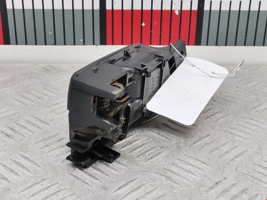 Ручка дверная передняя внутренняя левая MITSUBISHI Space Wagon N8,N9 1998-2004