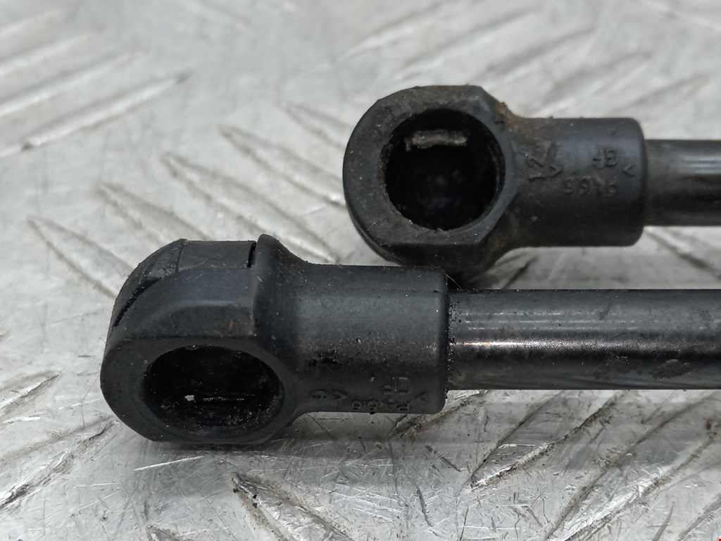 Амортизатор капота левый=правый BMW 5er 5 серия E39 1995-2004