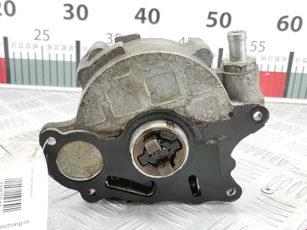 Насос вакуумный Volkswagen Passat 6 (2005-2010)